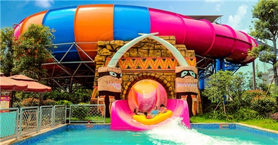 Why is it better to build water park equipment in winter?